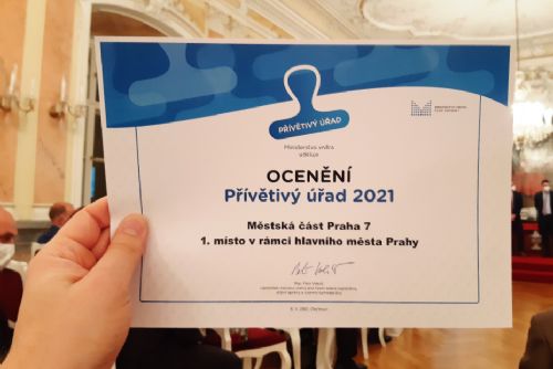 Foto: Praha 7 zvítězila v soutěži o nejpřívětivější úřad