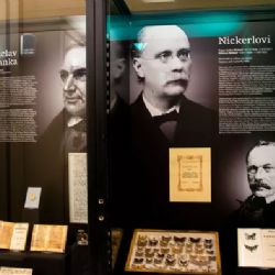 V nové výstavě si projdete Národní muzeum od sklepa po půdu