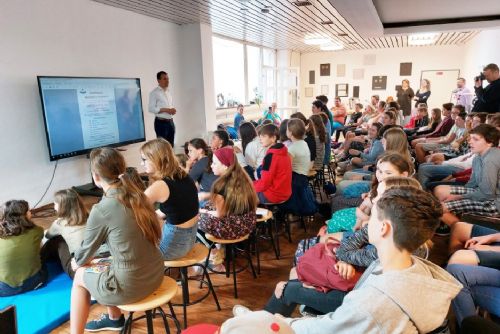 Foto: V Praze 7 se uskutečnila konference žákovských parlamentů