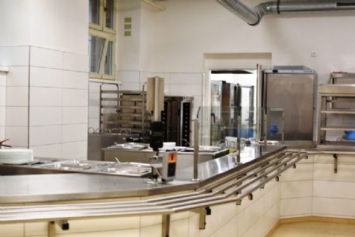 Foto: Základní škola TGM má novou moderní kuchyň a větší jídelnu