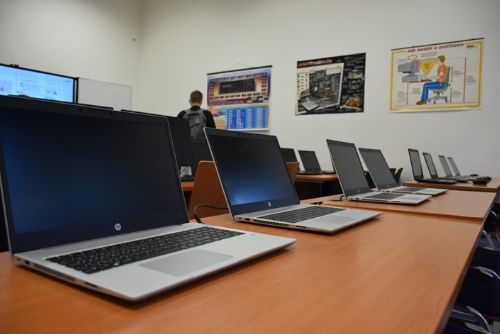 Foto: Základní škola u sv. Štěpána má novou počítačovou učebnu