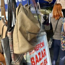 Dobročinný bazar vynesl dětem celkem 30 tisíc. Plzeňané darovali přes 700 kabelek