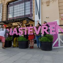 Festival Nastevřeno promění plzeňské Bory. Divadlo obsadí ulice, byty i kostel