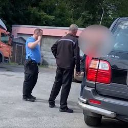 Kauza Ukrajince, který vyhrožoval strážníkovi, se vrací k soudu. Kraj zrušil podmíněné zastavení stíhání
