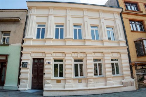 obrázek:Kolín dokončil rekonstrukci Kmochova domu. Od září nabídne dvě dětské skupiny a zázemí ZUŠ