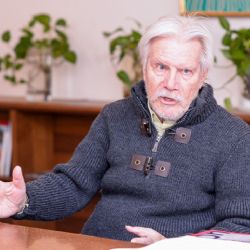 Legenda plzeňských diskoték Zdeněk Raboch má 80. Město mu pogratulovalo na radnici