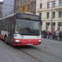 Od ledna zpřísňují pokuty za černou jízdu v IDS JMK 