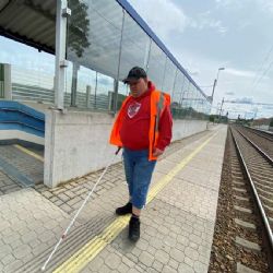 Pardubice opraví vodicí linie pro nevidomé před hlavním nádražím za 4,8 milionu korun