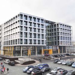Parkovací dům u pardubické nemocnice: projekt pokračuje, část obyvatel vyjádřila obavy