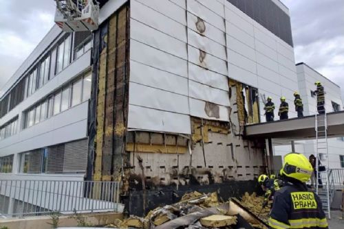 obrázek:Požár budovy Národního onkologického centra v Motole. Evakuováno bylo 14 lidí, škoda je 20 milionů korun