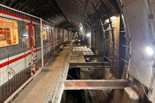 obrázek:Stanice metra Flora se otevře až koncem února 2027. Rekonstrukci metra prodlouží oprava stropu