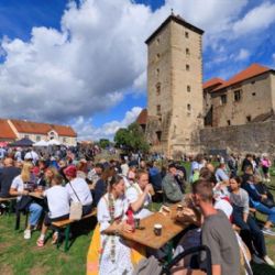 Švihov poprvé hostil krajské dožínky. Návštěvníky lákal kat, řemesla i lodičky v příkopu