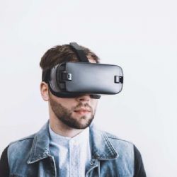 Technika naživo: Roboti, kováři a elektroauta v Budějovicích