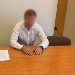 Vlastní miminko použil jako rukojmí. Soudy mu potvrdily pět let natvrdo