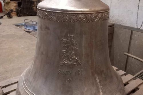 obrázek:Zvon Jiří rozezní Borek: barokní zvonice získá po letech druhý hlas