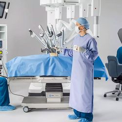 Bulovka má nový unikátní robotický sál Da Vinci