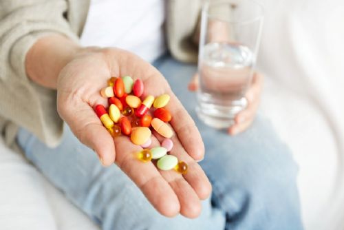 obrázek:Doplňky stravy užívá 84 % lidí ve věku 18 až 55 let. Kvalitu posuzují podle různých kritérií