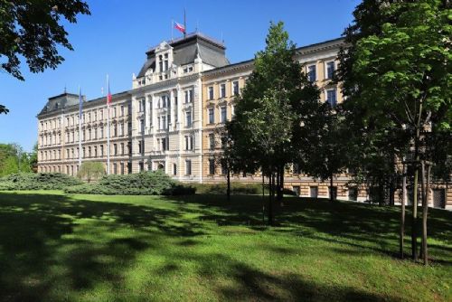 obrázek:Ministerstvo obrany pořídilo v Jincích bytový komplex se 76 byty pro potřeby Armády ČR