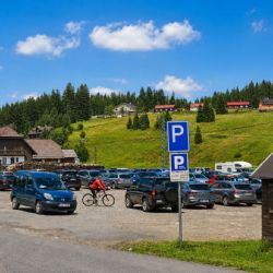 Plná parkoviště, davy i neukáznění turisté. Šumava chce chránit citlivá místa
