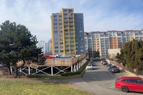 Foto: Praha 4 plánuje patrová parkoviště a změny zón