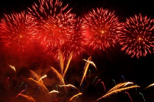 obrázek:Praha umožní městským částem úplný zákaz pyrotechniky. Dvacet částí ho zavádí hned, Silvestr bude omezen