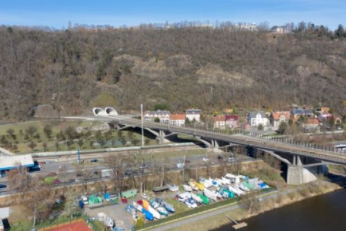 obrázek:Prahu a Beroun spojí železniční tunel za 76 miliard. Cesta se má zkrátit na 13 minut, hotovo má být v roce 2044