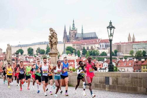 obrázek:Pražský maraton provázelo horko: záchranáři ošetřili 163 lidí, 35 skončilo v nemocnici