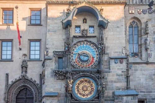 obrázek:Pražský orloj připomněl oběti nehod rychlé jízdy: Smrtka zazvonila 130krát