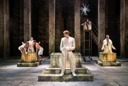 obrázek:Proměny podle Ovidia ve Státní opeře: antické mýty v novém divadelním pojetí