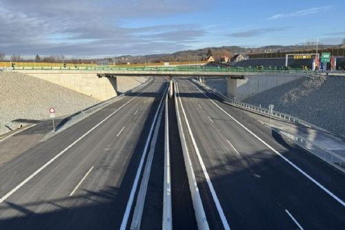 obrázek:Rostoucí ceny surovin ohrožují tempo výstavby dálnic, upozorňují stavební firmy