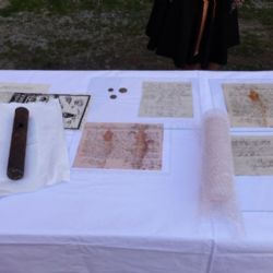 V makovici Hodinové věže ve Vimperku našli kapsli z roku 1858. Nová čeká na budoucí generace