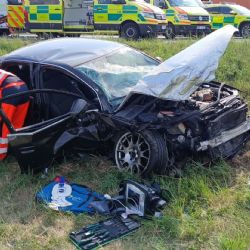 Vážná nehoda na tahu z Klatov do Plzně. Čtyři zranění, pro mladou ženu letěl vrtulník