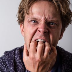 Vyhoření jako tichý posun k extrémismu na pracovišti