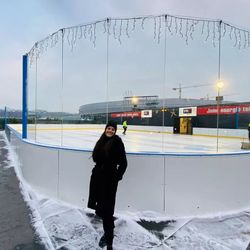 Na střeše Harfy opět v provozu kluziště