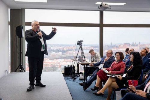 obrázek:AI, data a lidské dovednosti mění fungování byznysu i vzdělávání