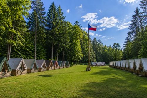 obrázek:Dětské domovy stále čekají na vrácení peněz za zrušené tábory. Vyplacení náhrad zdržuje policejní prověřování