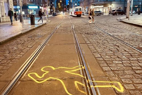 obrázek:Neskákej mi pod kola. Praha upozorňuje na rizika střetů tramvají s chodci
