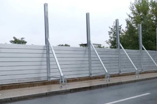 obrázek:Praha modernizuje protipovodňovou ochranu: Mobilní hradidla nahradí pytle s pískem na Rašínově nábřeží