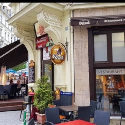 Po procházce po Karlových Varech zajděte na výborné jídlo do restaurace Parlament přímo v centru